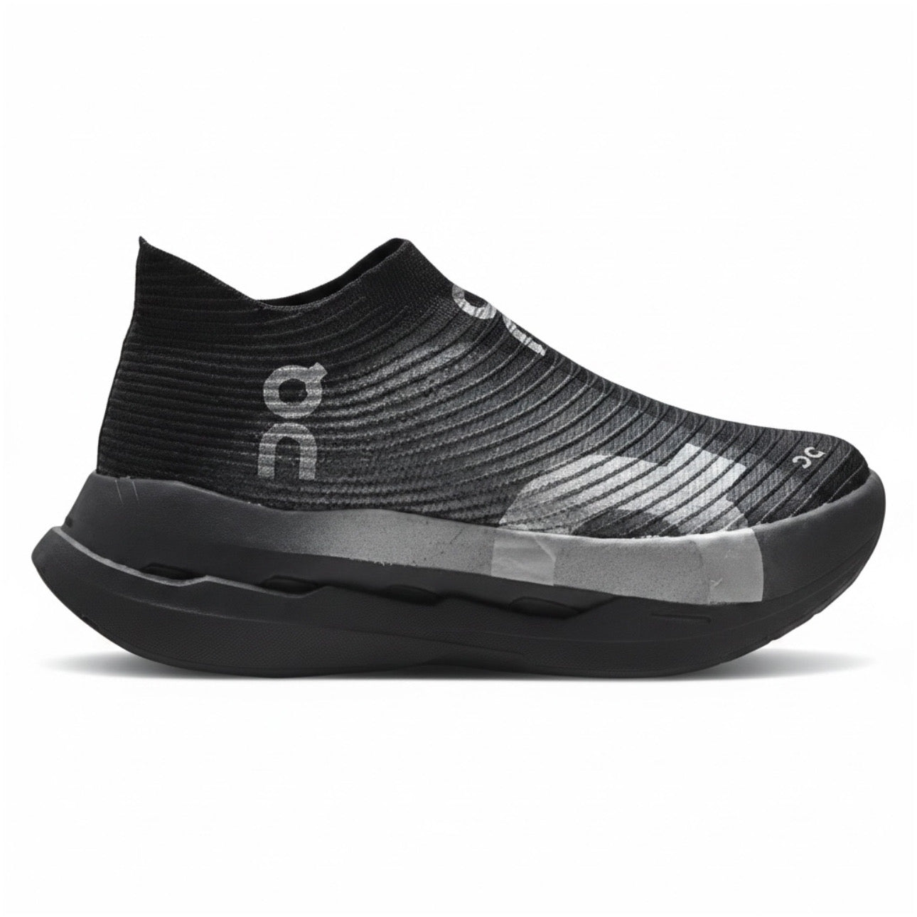 On Running Cloudboom Strike LightSpray \ Black