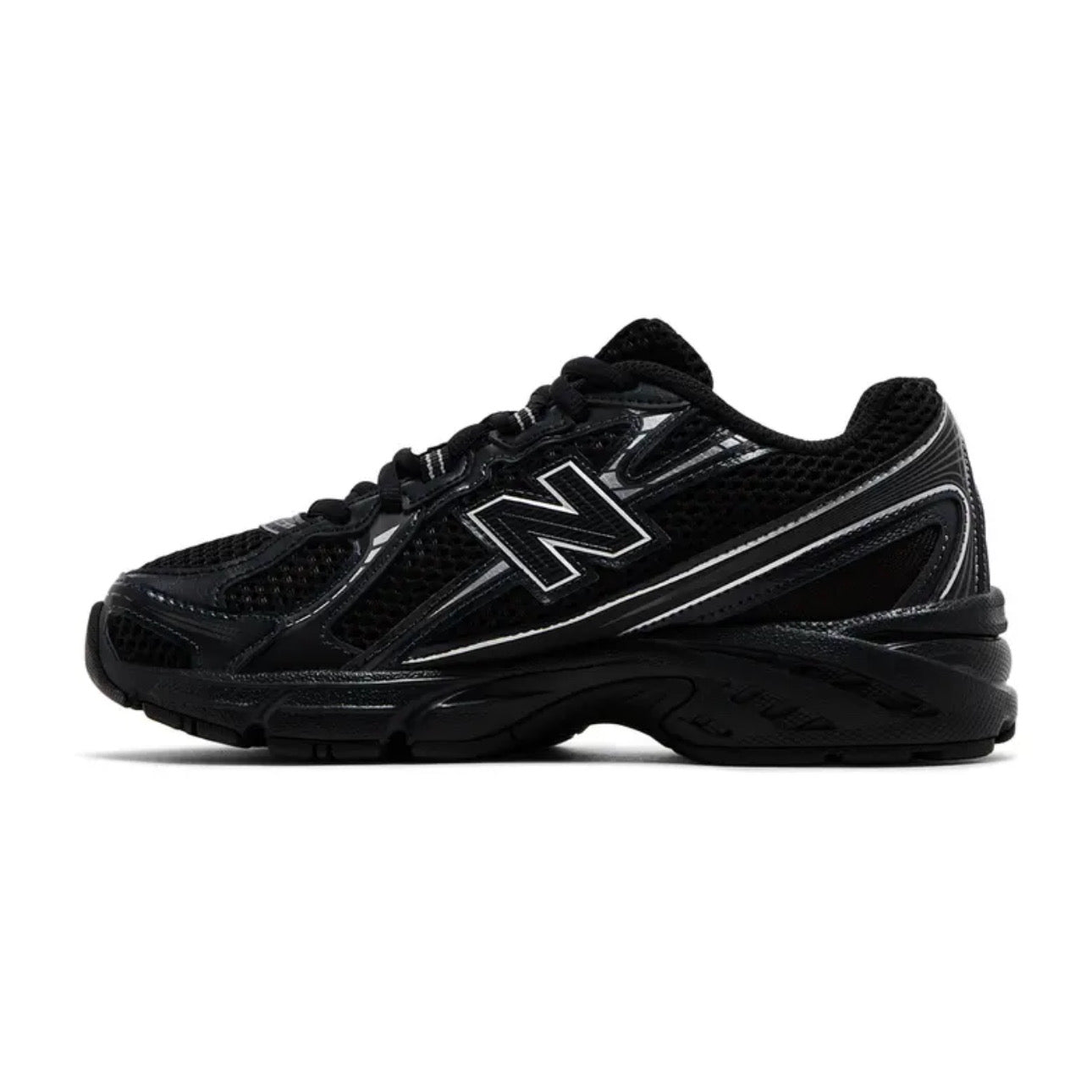 New Balance 740 Big Kid \ Black Silver Metallic