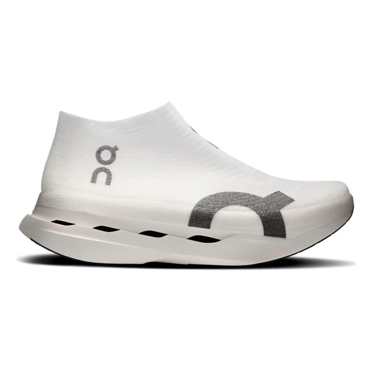 On Running Cloudboom Strike LightSpray \ White / Black