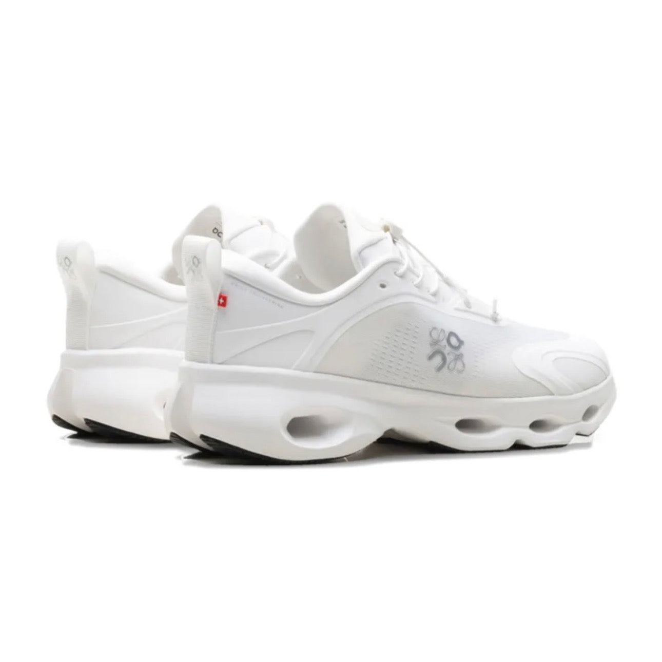On Running Cloud Solo \ White