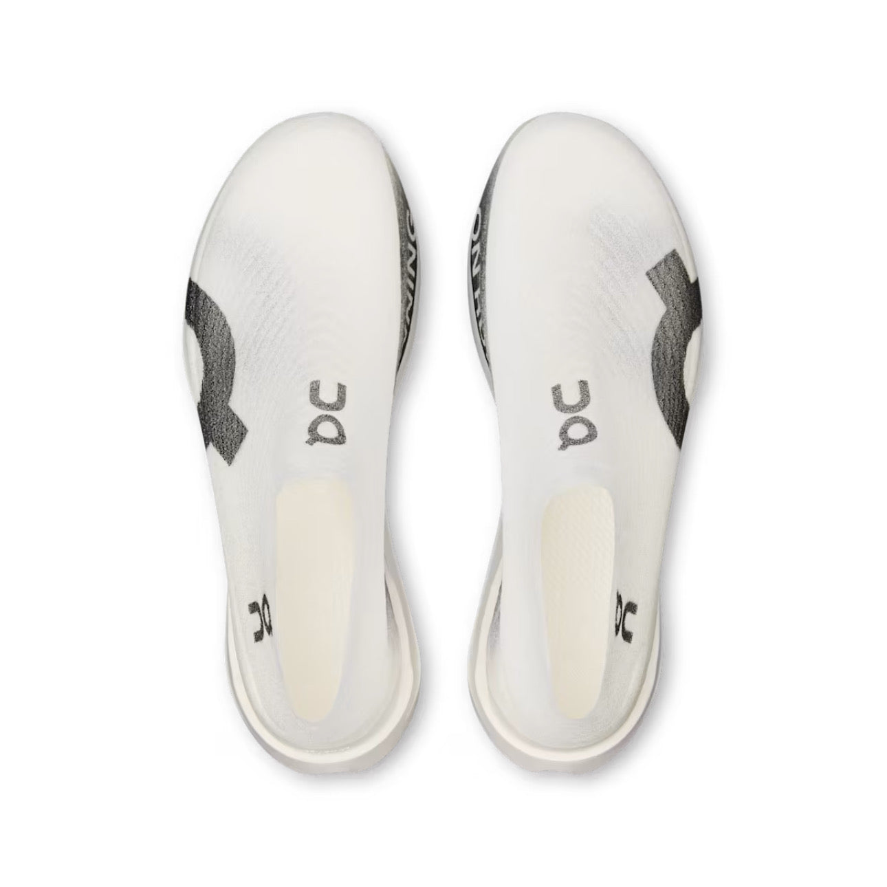 On Running Cloudboom Strike LightSpray \ White / Black