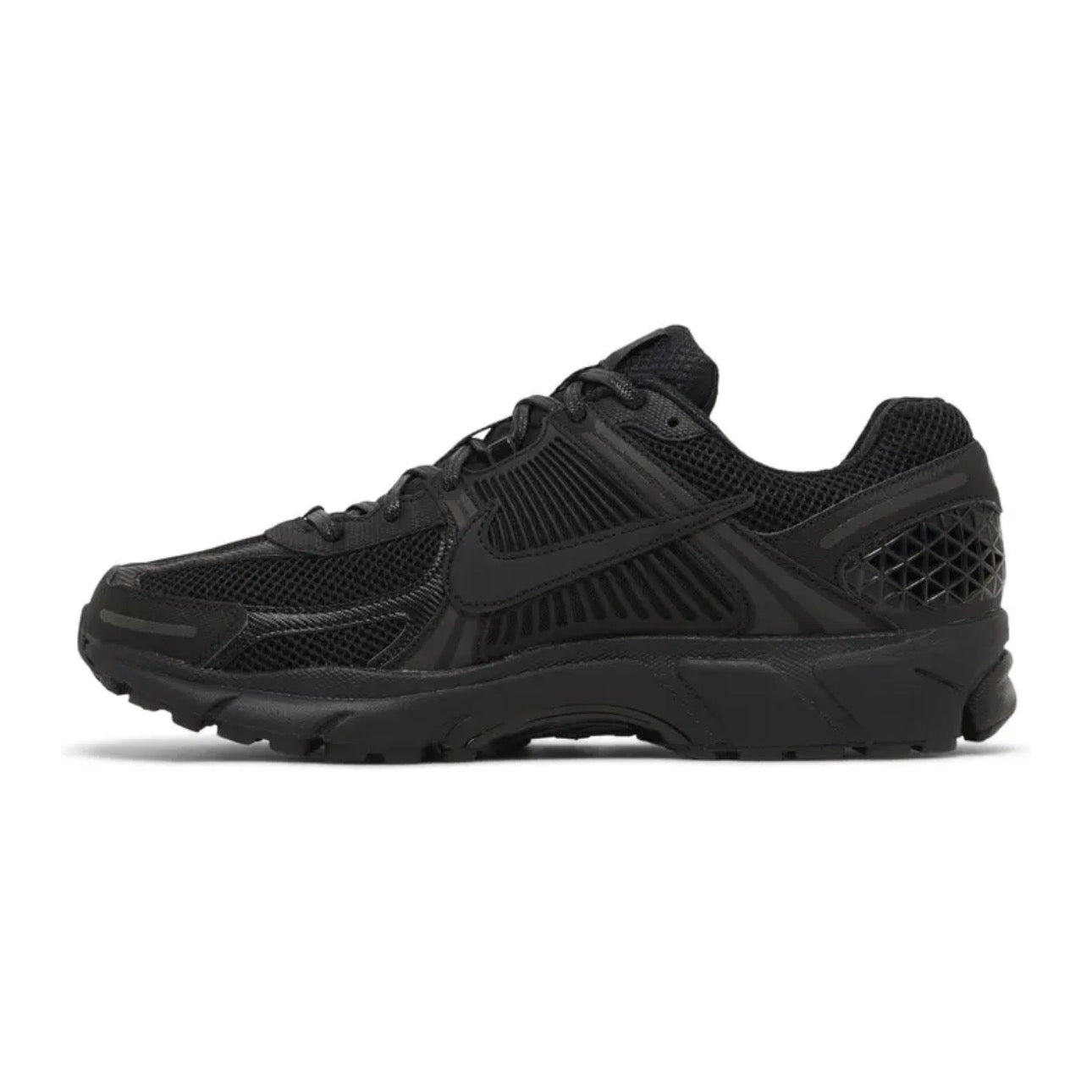 Nike Zoom Vomero 5 – \ Triple Black