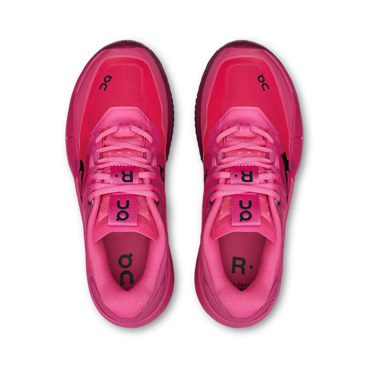 On Running The Roger Pro 2 \ Pink / Grenadine