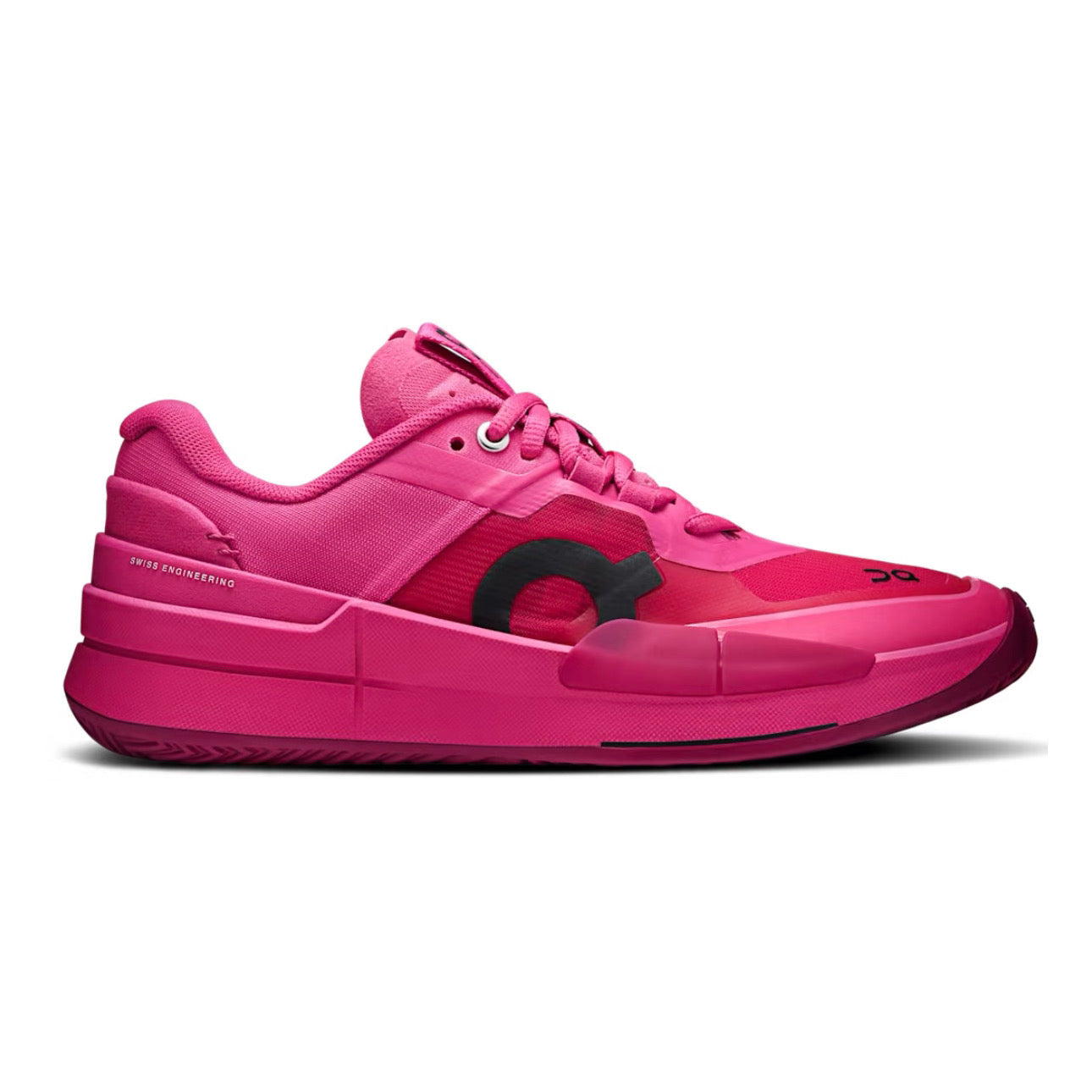 On Running The Roger Pro 2 \ Pink / Grenadine